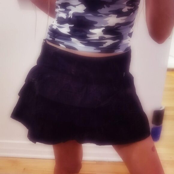 Black punk skirt with zipper and shorts - Picture 5 of 6